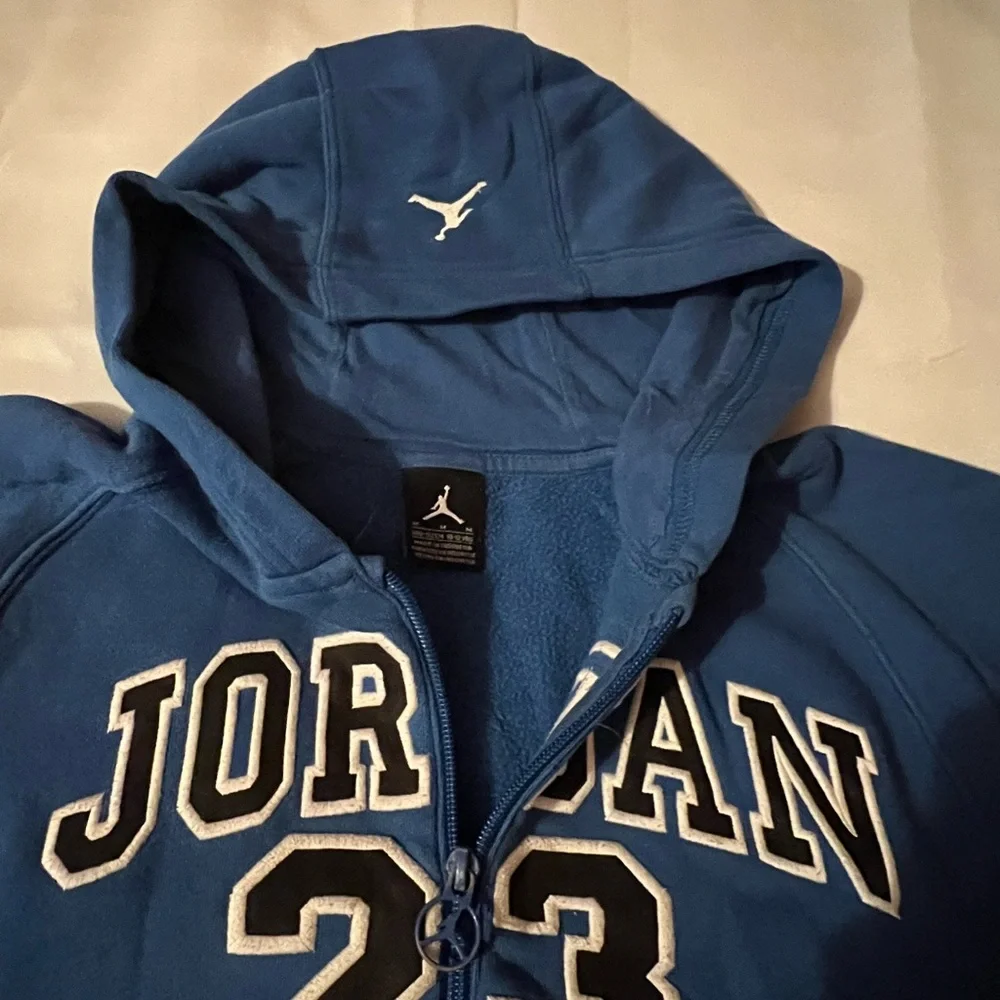 Jordan youth jacket size  medium for‎ ages 10/12 blue